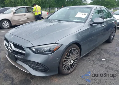 2025 Mercedes-Benz C 300 z USA, uszkodzony, nr VIN W1KAF4HB1SR252859